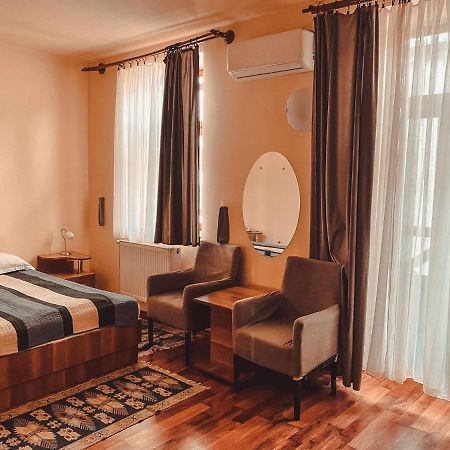 Vila Royal Hotel Sighetu Marmatiei Luaran gambar