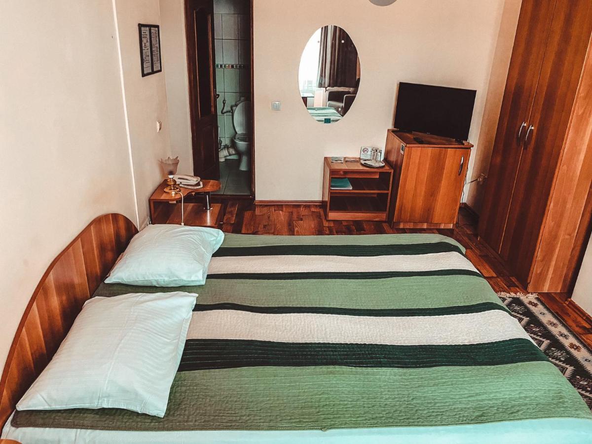 Vila Royal Hotel Sighetu Marmatiei Luaran gambar
