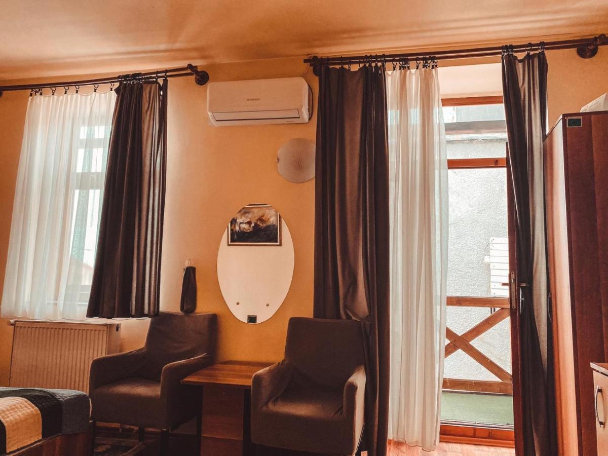Vila Royal Hotel Sighetu Marmatiei Luaran gambar
